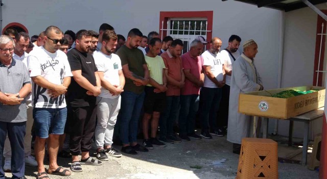 Giresunda dere yatağında ölü bulunan kayıp kadın toprağa verildi