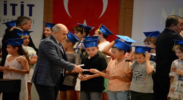 Hitit Çocuk Üniversitesinde mezuniyet heyecanı