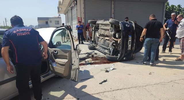 İki Otomobil Çarpıştı: 2 Sağlık Personeli Yaralandı