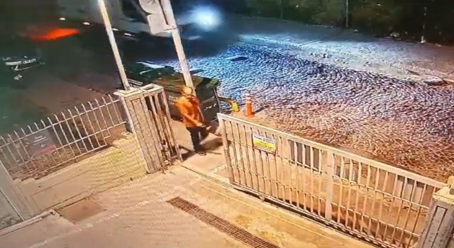 İstanbulda zihinsel engelli adama sokak köpekleri saldırdı