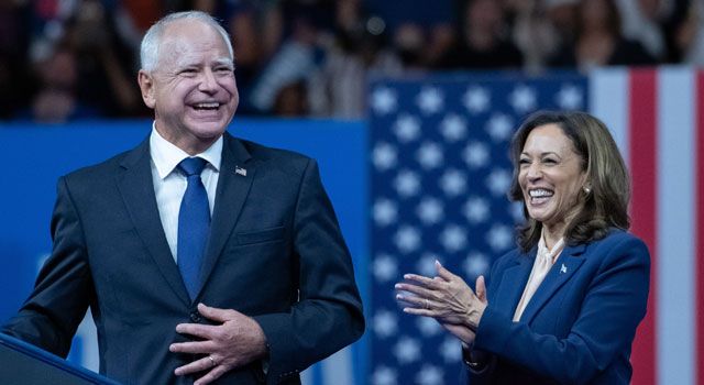 Kamala Harris ve Tim Walz İlk Seçim Mitingini Gerçekleştirdi