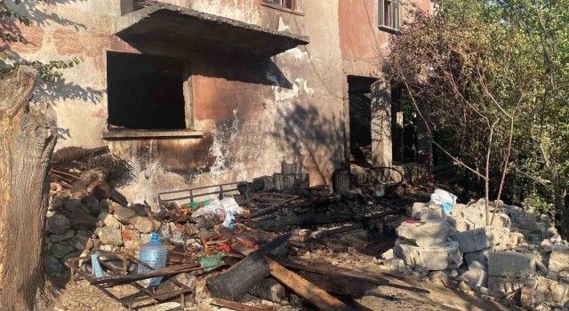 Karabükte odunlukta çıkan yangın korkuttu
