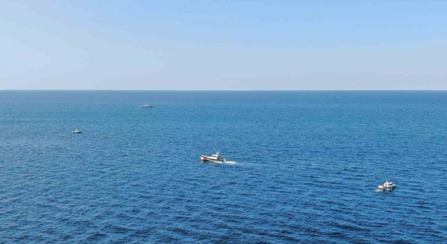 Kastamonuda batan teknenin kaptanını arama çalışmaları sürüyor