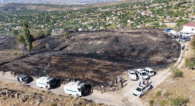 Kayseride çıkan anız yangınında 40 bin metrekare alan kül oldu