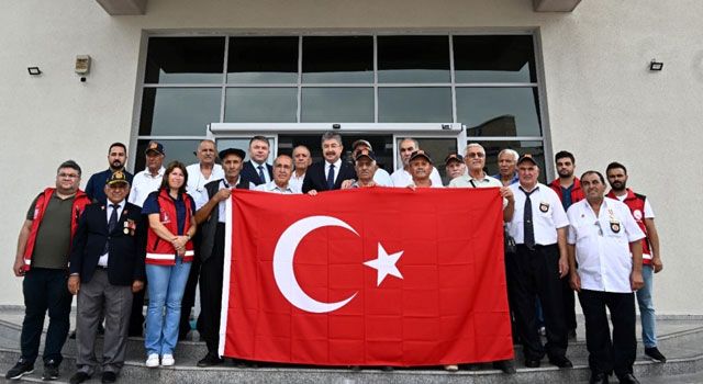 Kıbrıs Gazilerine Duygusal Uğurlama