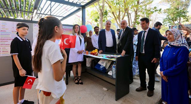 Kursiyerlerin Mezuniyet Sevinci