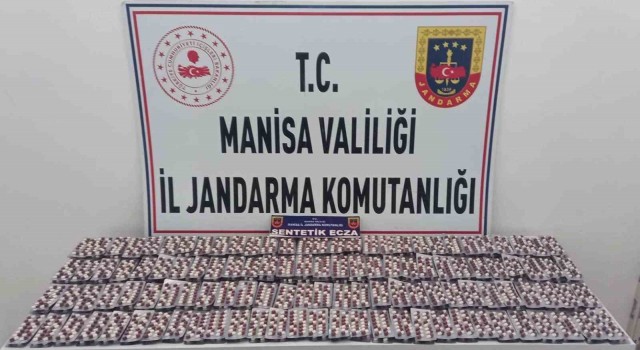 Manisada binlerce sentetik ecza hapı ele geçirildi