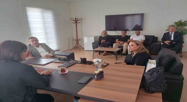 MHP MYK üyesi Prof. Dr. Aysun Bay Malatyada ziyaretlerde bulundu