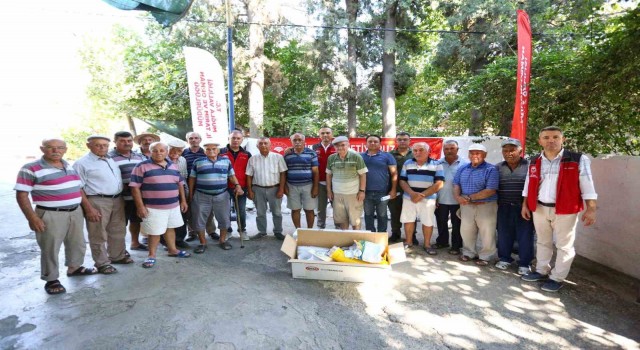 Milas Örende 600 adet Akdeniz Meyve Sineği tuzağı dağıtıldı