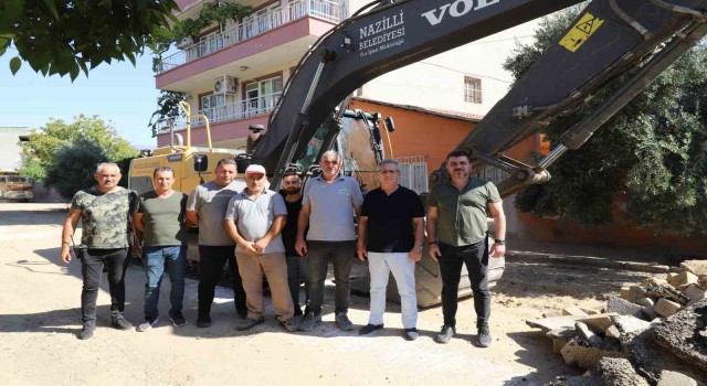 Nazilli Belediyesinden İstiklal Mahallesinde yol çalışması