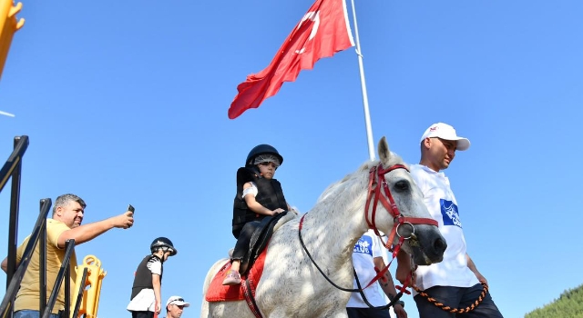 Osmaniye'de Çocuklar Ata Binmenin Keyfini Yaşadı