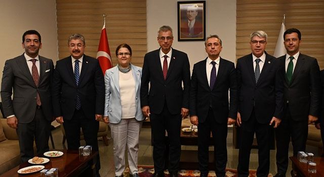 Sağlık Bakanı Memişoğlu’ndan Osmaniye Belediyesi’ne Ziyaret
