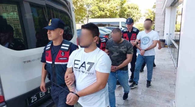 Samsunda jandarma tarafından uyuşturucu ve silah ele geçirildi: 3 gözaltı