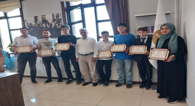 Simavda 7 öğrenciye hafızlık belgesi