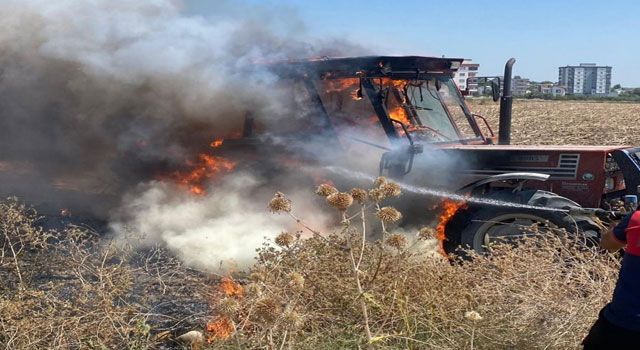 Tarlada Çalışan Traktör Alev Aldı