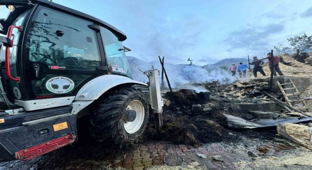 Tortumda yangın paniği: 2 ev, 1 samanlık, 1 ahır küle döndü