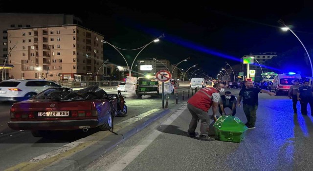 Uşakta feci kaza: Tırın dorsesine çarpan otomobil sürücüsü hayatını kaybetti