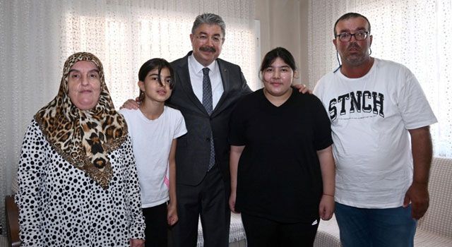 Vali Yılmaz, Vatandaşları Evlerinde Ziyaret Etti