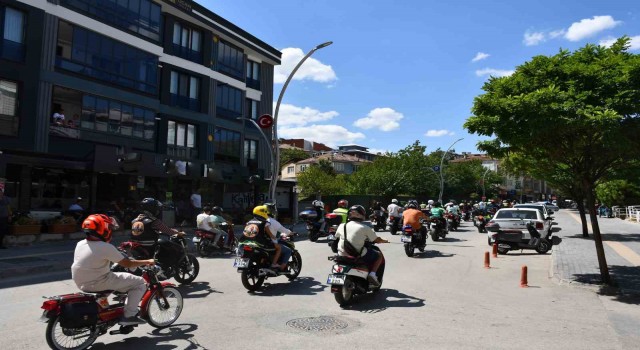 Vezirköprüde motosiklet tutkunları bir araya geldi