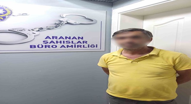 4 yıldır sahte kimlikle, kılık değiştirerek kaçıyordu.. Kıyafet alırken yakalandı