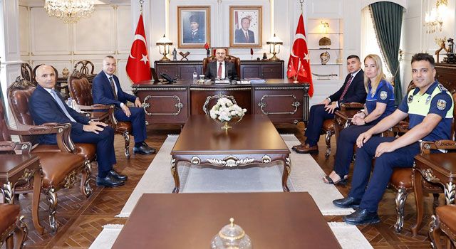 Adanalı Zabıtalar, Vali Köşger’i Ziyaret Etti