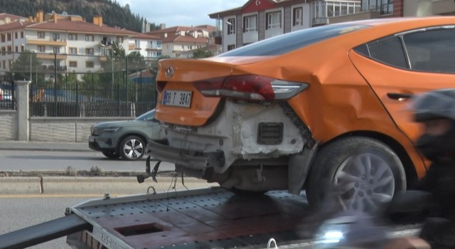 Ankarada zincirleme trafik kazası: 2 yaralı