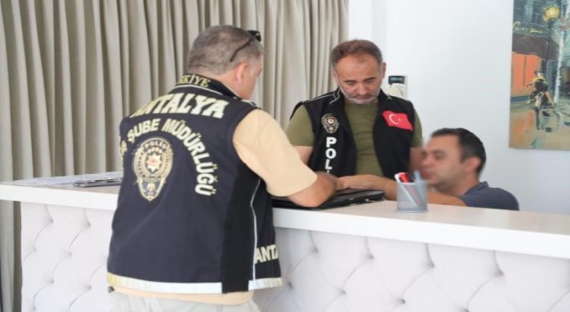 Antalyada günübirlik kiralanan evlerin denetimi yapıldı