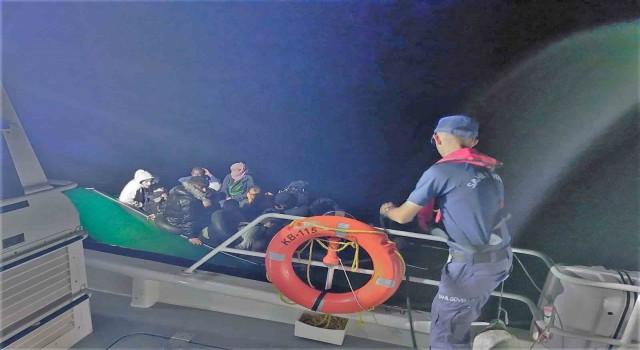 Ayvalıkta 33ü çocuk 44 göçmen Sahil Güvenlikten kaçamadı