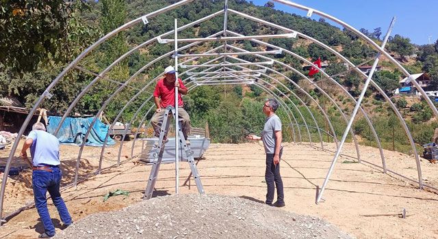 Bahçe İlçesinde Çadır Ahır Kurulumları Başladı