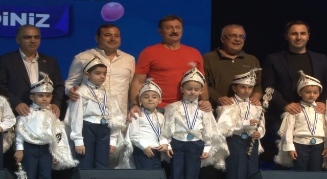 Bahçelievlerde düzenlenen sünnet şöleni renkli görüntülere sahne oldu