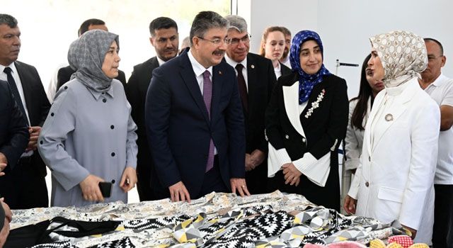 Bakan Göktaş’tan Kadın Bağımlılıkla Mücadele Merkezine Ziyaret
