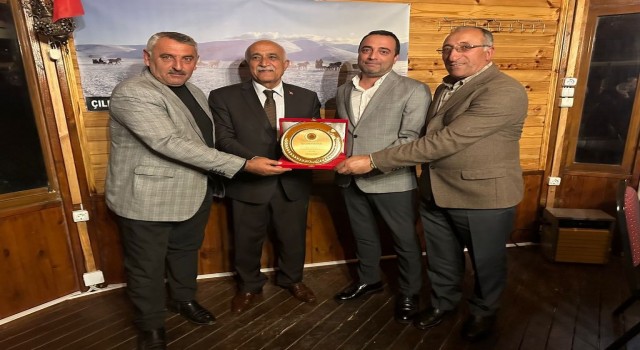 Başkan Azizoğlunda  Karaaslana veda yemeği