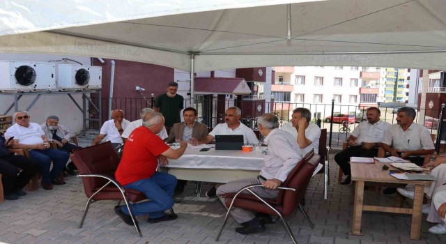 Başkan Çelebi mahalle sorunlarını mahallede mahalliden dinledi