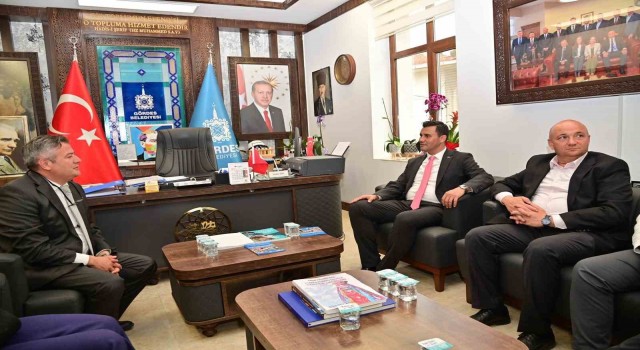 Başkan Zeyrekten Gördeste bir dizi açılış ve halk buluşması