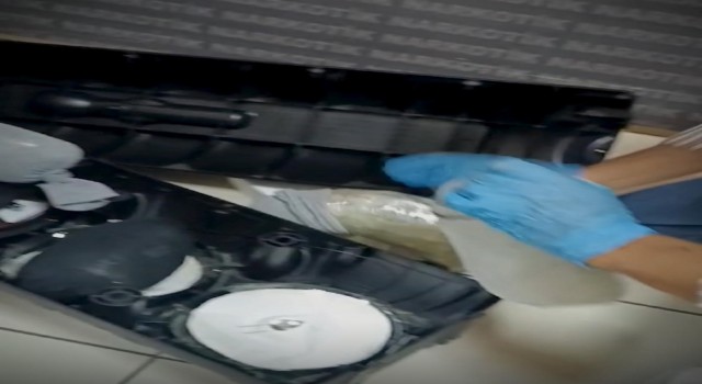 Batmanda kargo şirketinde hoparlöre gizlenmiş uyuşturucu ele geçirildi
