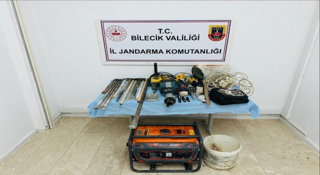Bilecikte define avcıları suçüstü yakalandı