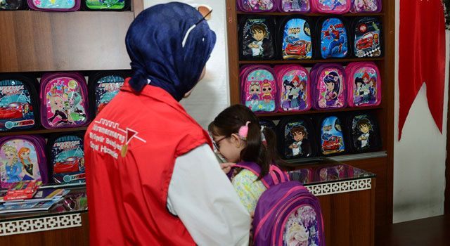 Büyükşehir'den Öğrencilere Kırtasiye Desteği