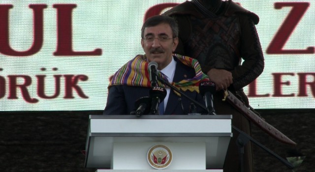Cumhurbaşkanı Yardımcısı Yılmaz, Söğüt Şenliklerinde konuştu