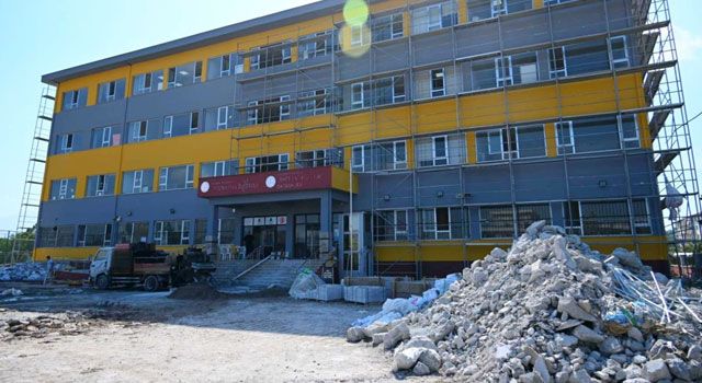 Depremde Hasar Gören Okullarda Güçlendirme Çalışmaları Sürüyor