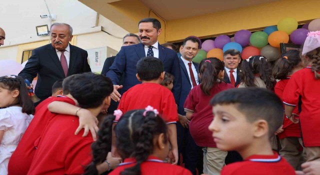Depremin yaralarının sarıldığı Hatayda 400 bin öğrenci için ders zili çaldı