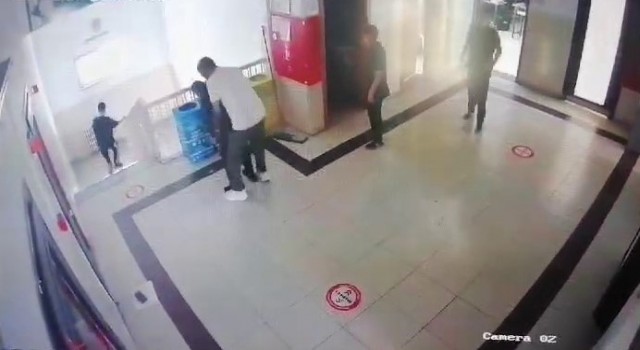 Erzurumda öğretmen heimlich manevrasıyla öğrencisini kurtardı