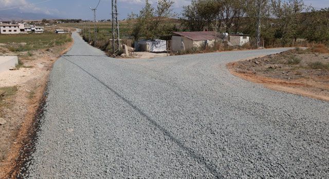 Hatay’da Okul Yollarında Çalışmalar Sürüyor