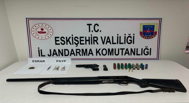 İkametlerinde uyuşturucu madde bulunduran 8 şüpheli hakkında işlem yapıldı