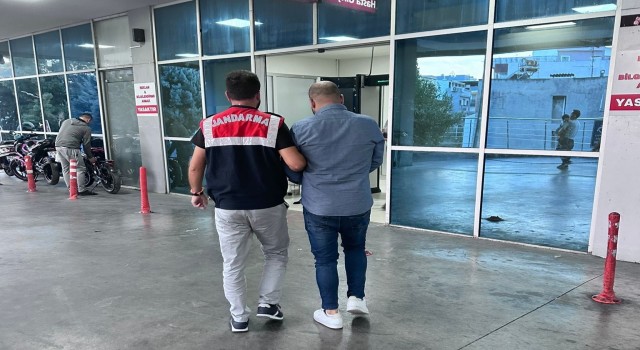 İzmirde jandarmadan terör operasyonu: 6 gözaltı