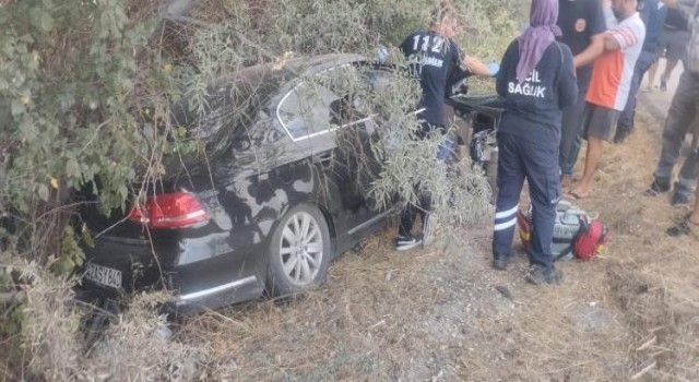 Konyada otomobil yol kenarındaki ağaçlara çarptı: 1 ölü, 1 yaralı