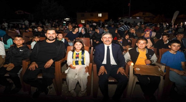 Köyümde açık hava sinema gösterisi yapıldı
