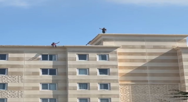 Maltepede metrelerce yüksekte tehlikeli eğlence