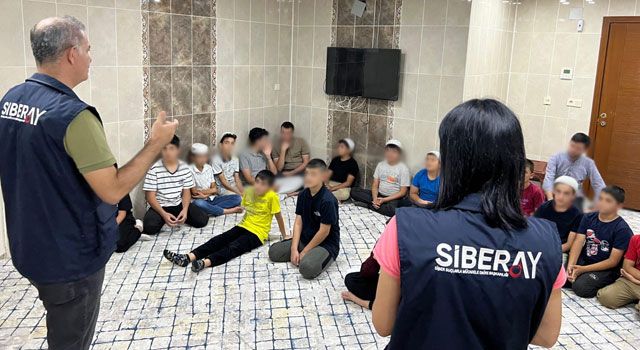 Öğrencilere Siber Zorbalık ve Güvenli İnternet Hakkında Bilgi Verildi