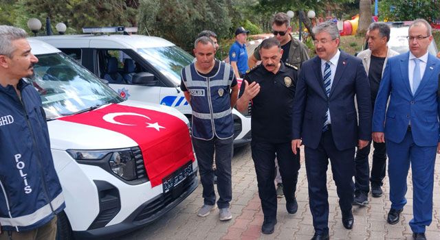 Osmaniye'de Emniyet Araçları Törenle Teslim Edildi