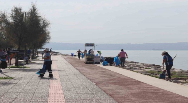 Otizmli çocukların topladığı atıklar ormanlara fidan olacak